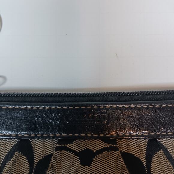 Coach Signature Jacquard Black Leather Trim Wristlet NWOT - Picture 5 of 8